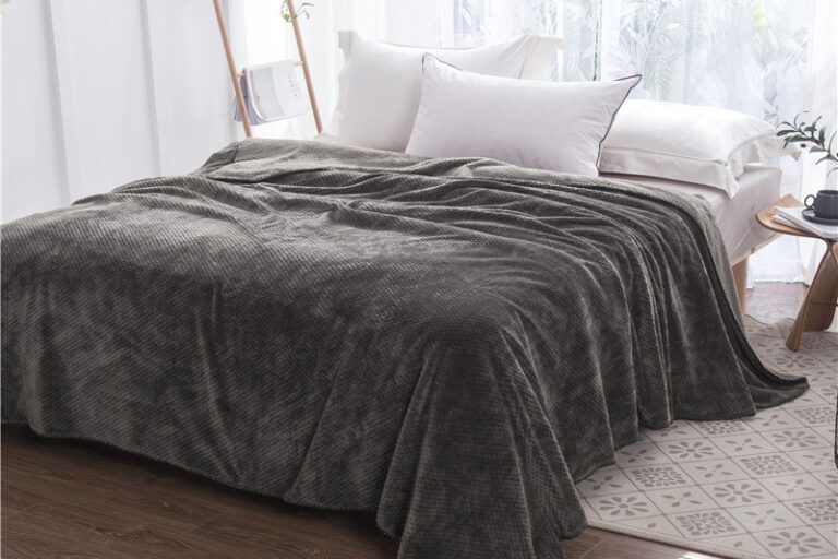 Mesh coral fleece blanket (1)
