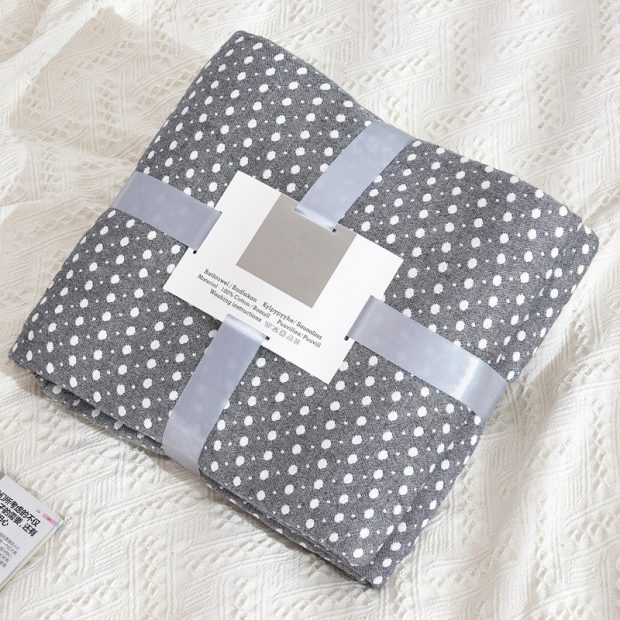 Simple pattern solid color thin blanket (5)