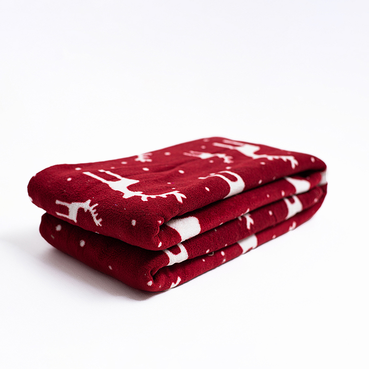 Custom 100 polyester knitted flannel baby blanket Blanket Manufacturer