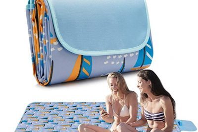 Portable lightweight waterproof beach blanket (3)