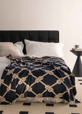 Custom wool-blend knitted throw blanket for home and sofa decor