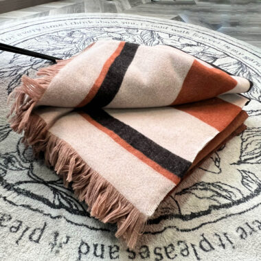  King size luxury soft 100% merino wool blanket for bed, sofa, and travel