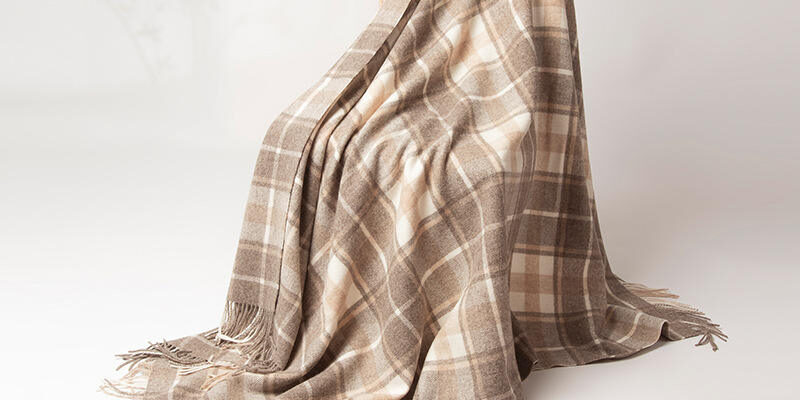 Modern minimalist 100% lamb’s wool blanket for indoor use