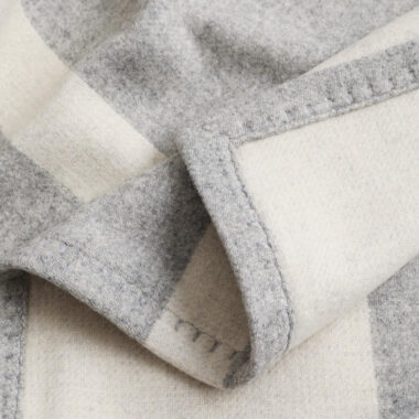 Custom logo 100% wool blanket luxury cross pattern travel home throw 