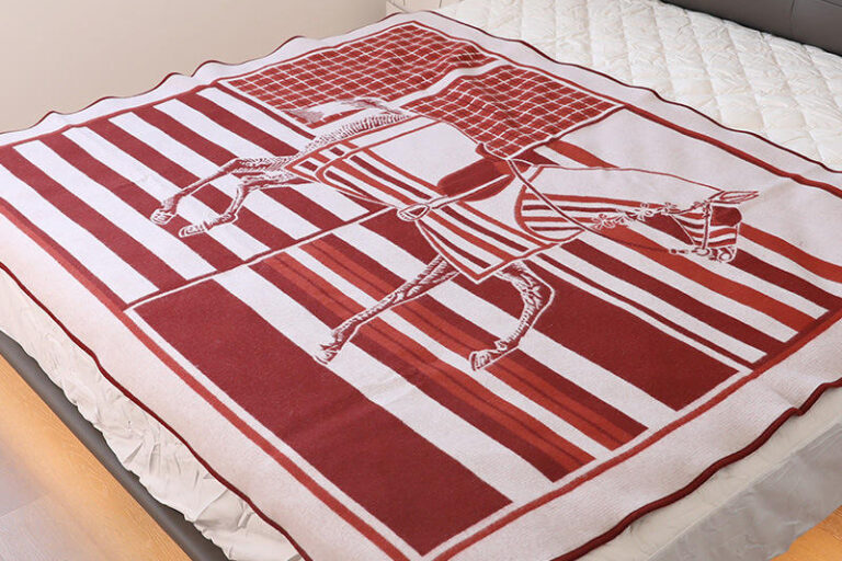 Luxury 100% wool blanket with cashmere softness for travel and camping