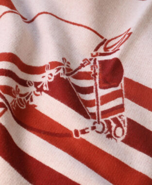  Luxury 100% wool blanket with cashmere softness for travel and camping