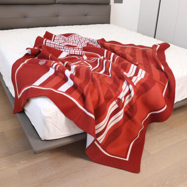  Luxury 100% wool blanket with cashmere softness for travel and camping