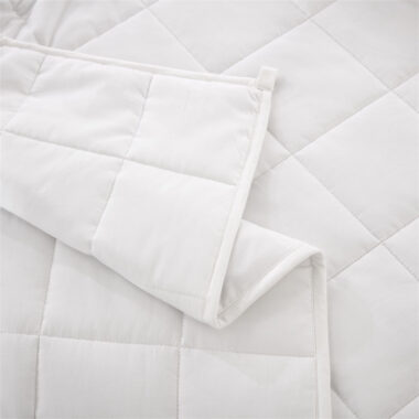 Weighted cotton blanket for sleep and anxiety relief, adult bed use