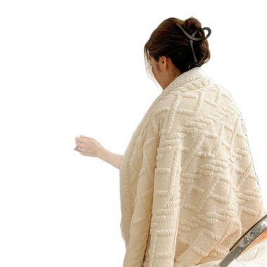 Lightweight Sherpa fleece sofa blanket for nap and air-conditioned rooms